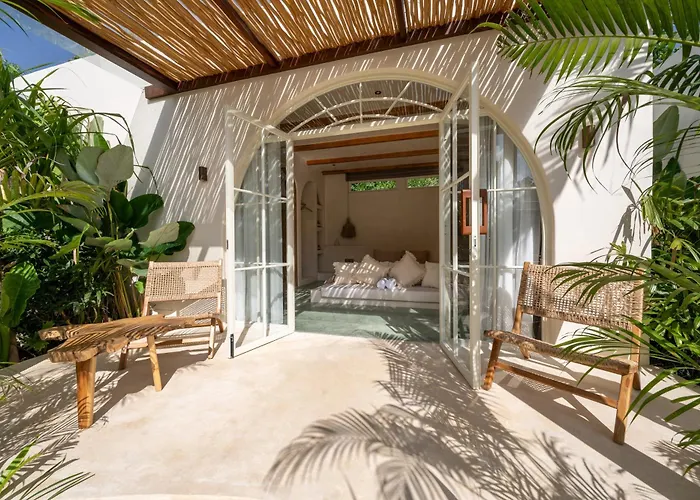 Mayiki Boutique 4*