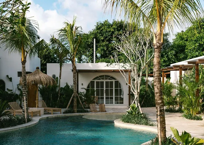 Mayiki Boutique 4*