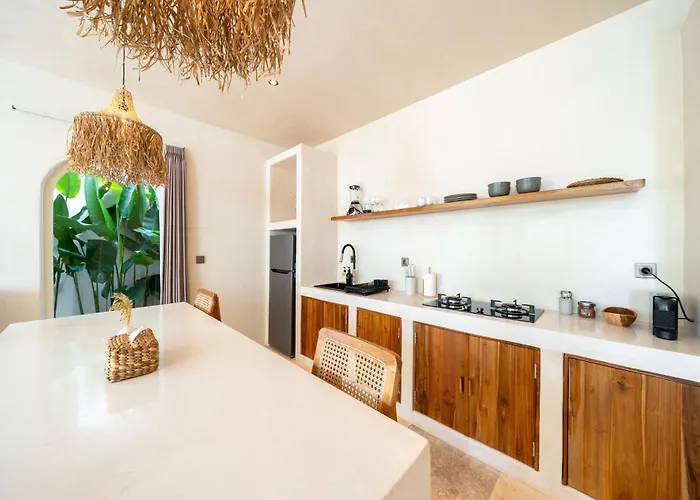 Mayiki Boutique 4*